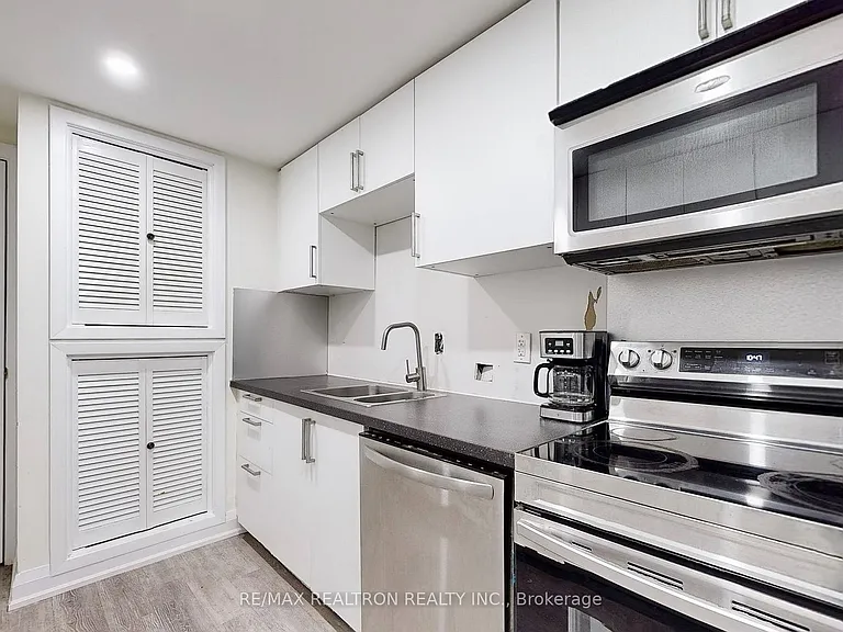 95 Beswick Dr — Photo 4