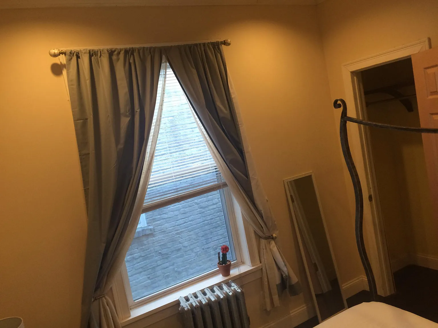4 bed, 1400 sqft, $1,550 — Photo 3