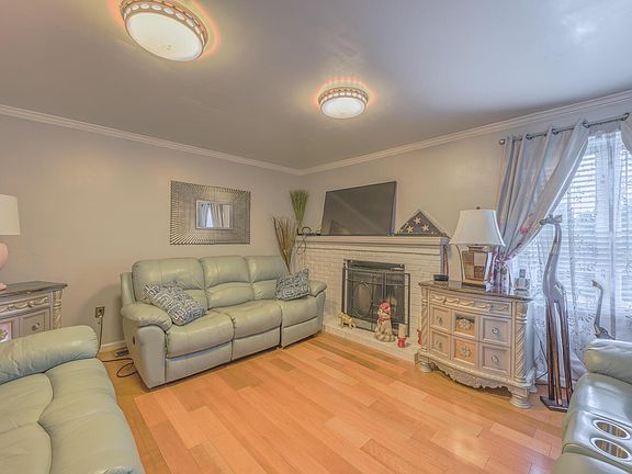 2nd image of 1186 Pebble Dr