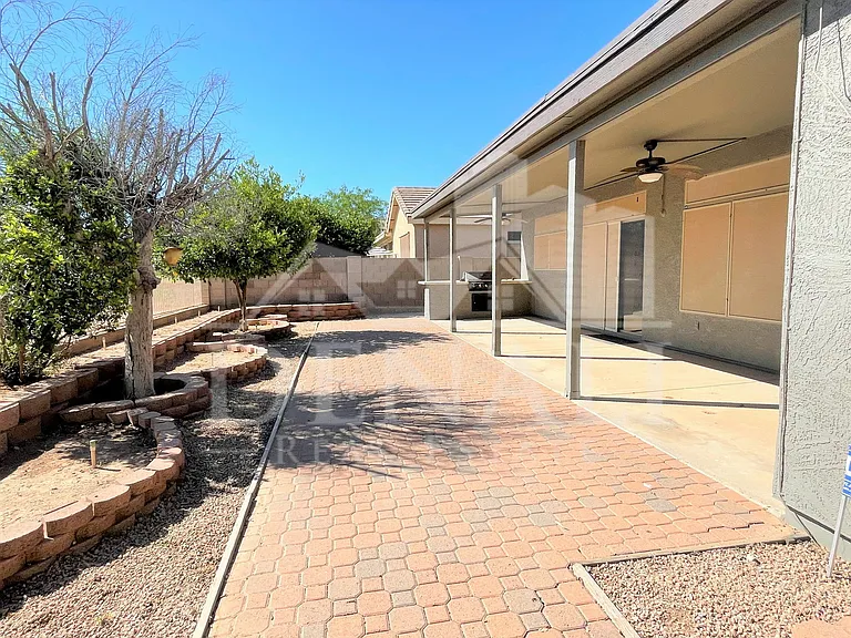 1121 S Western Skies Dr — Photo 25