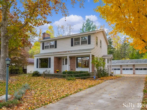 3254 Brookshire Dr SE, Grand Rapids, MI 49508