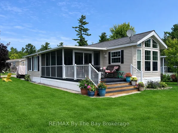 15 Kenora Trl, Wasaga Beach, ON L9Z 2M2