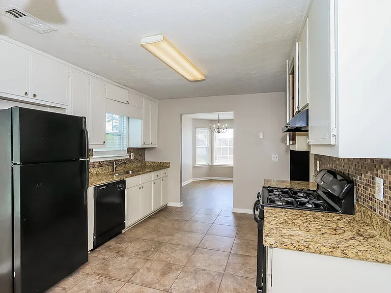 843 Shoals Ct — Photo 8