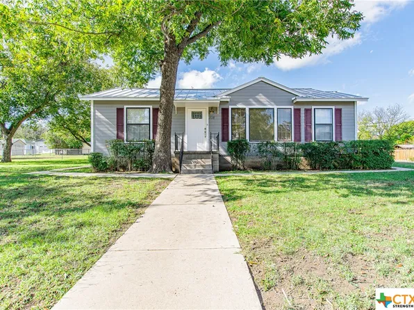 108 N Howe St, Lampasas, TX 76550