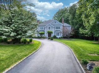 6 Hidden Glen Dr, Highland Mills, NY 10930