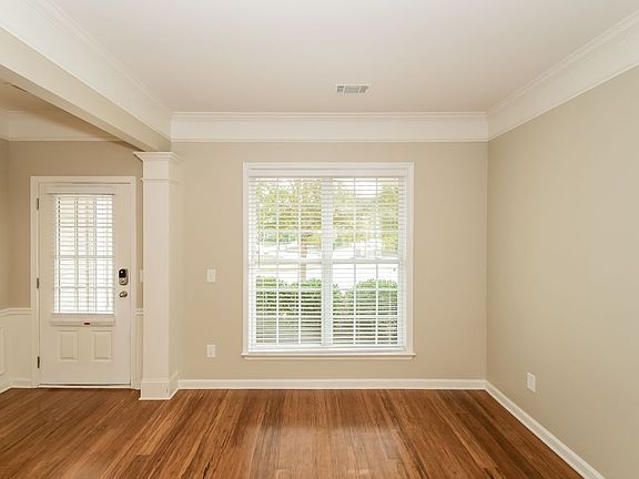 3rd image of 944 Idlewood Dr