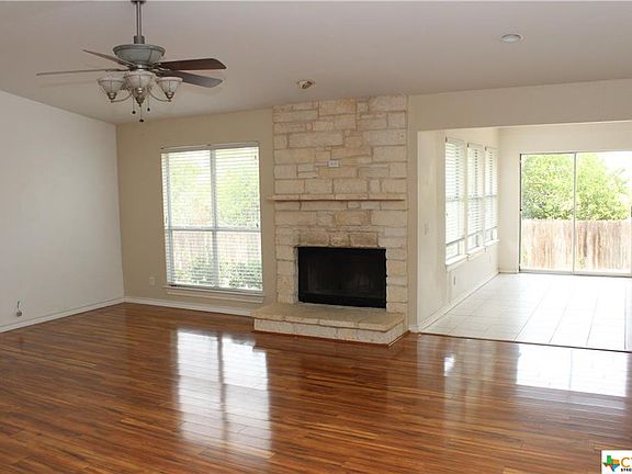 5th image of 1403 Tanglewood Dr