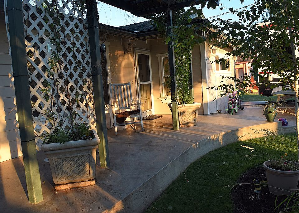 Front Yard Porch 