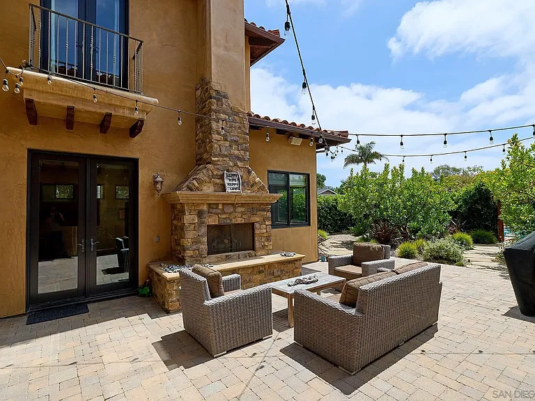 645 N Rios Ave — Photo 13