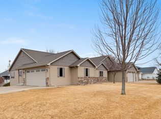 W6936 Maple Terrace Rd, Greenville, WI 54942