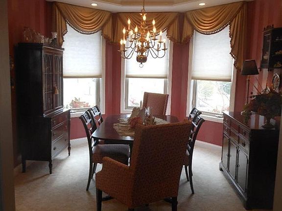 4th image of 8434 Fontainebleau Ct
