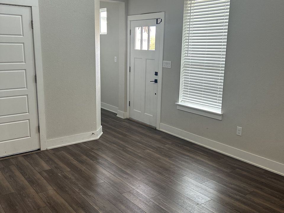 1st image of 137 Elisha Dr