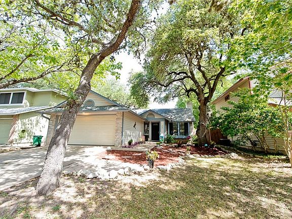 2nd image of 904 Silcantu Dr