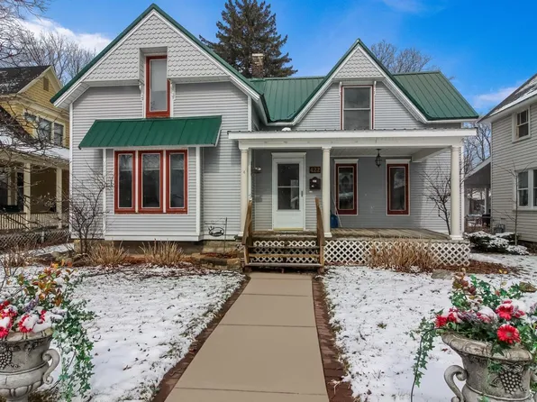 422 W 8th St, Traverse City, MI 49684