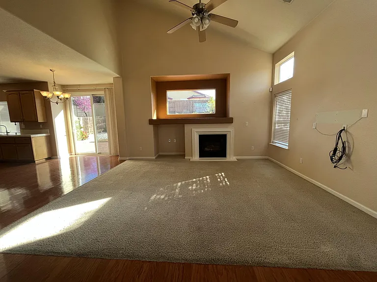 2229 Zittel Dr — Photo 3