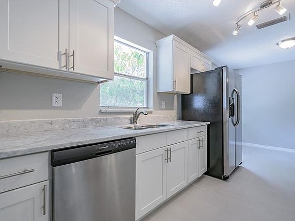 4th image of 1008 N Betty Ln