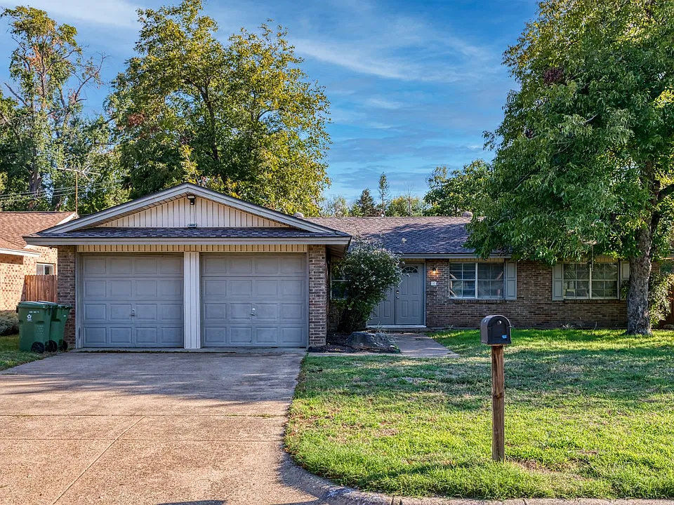3205 Lynnwood Dr