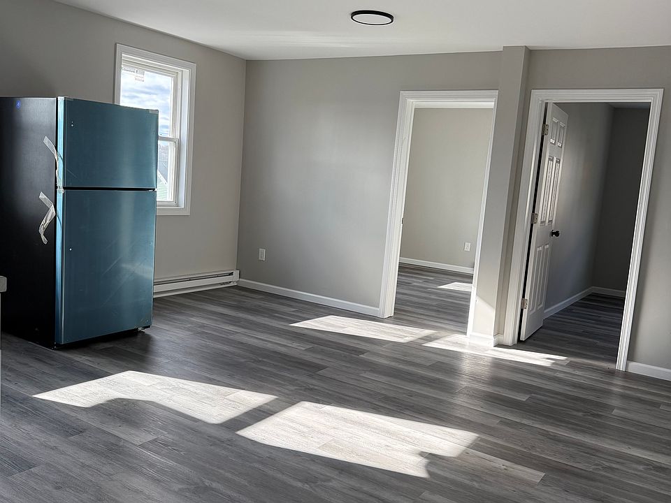 2nd view of kitchen
