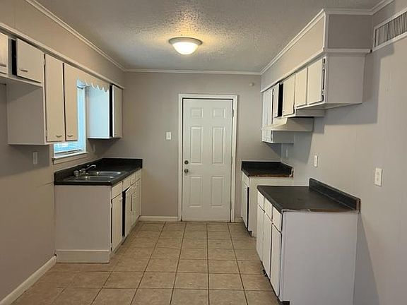 2nd image of 3477 Southland St