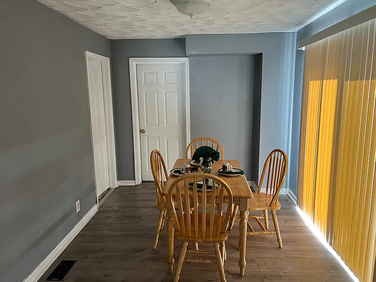 1011 Monroe St — Photo 5