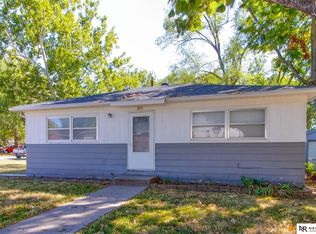 5835 Holdrege St, Lincoln, NE 68505
