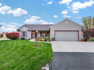 1823 Creek Ridge Dr, Racine, WI 53402