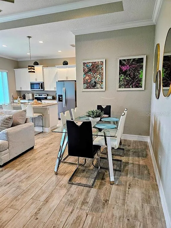 3 bed, 2.0 bath, 1528 sqft, $3,000 — Photo 3