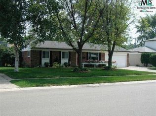 45892 E Keding St, Utica, MI 48317