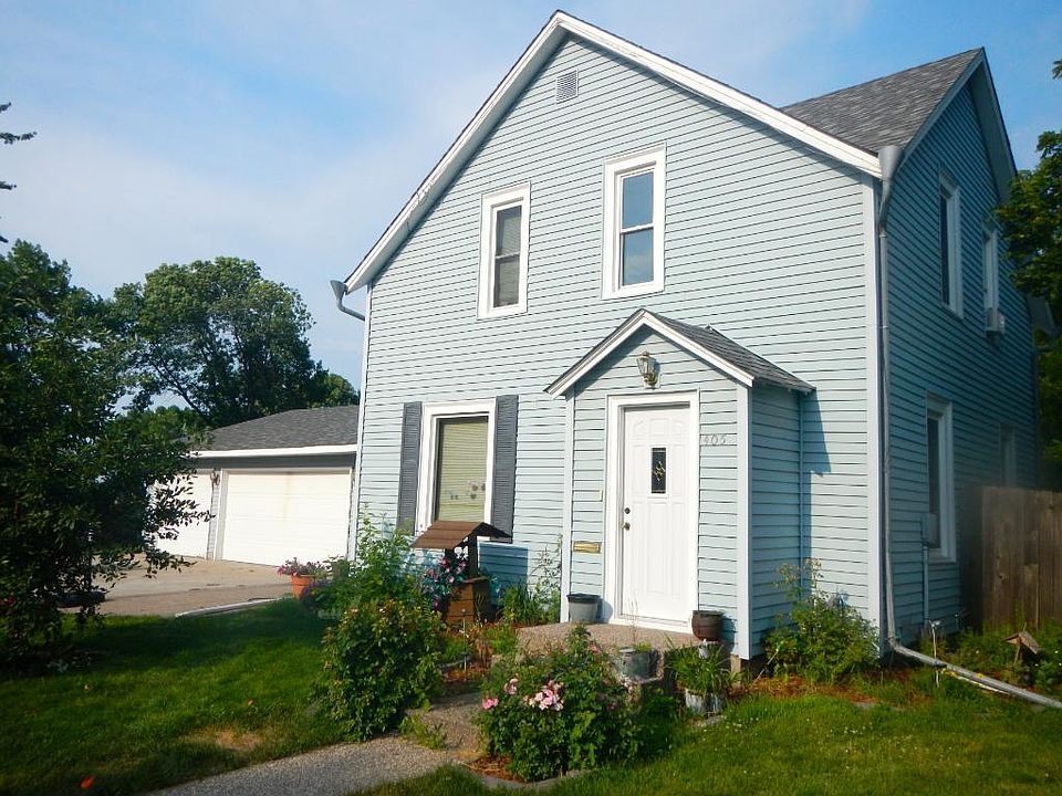 1st image of 405 1st Ave NE