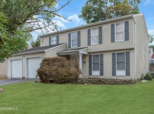 41 Bayside Dr, Barnegat, NJ 08005