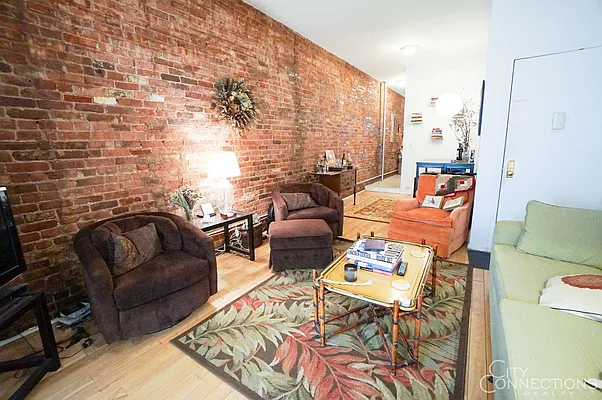 Rented by City Connections Realty | media 48