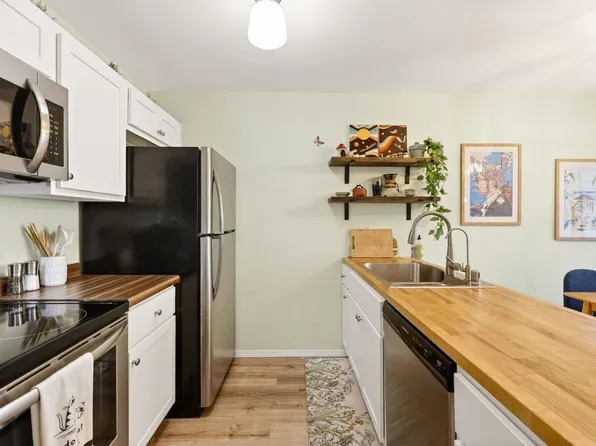507 East Blf #507, Madison, WI 53704