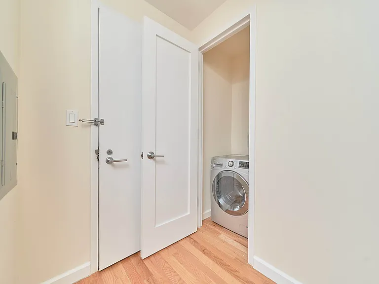 2211 3rd Ave #3B — Photo 7