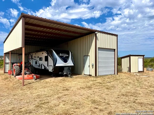 808 Tea Cup Dr, Junction, TX 76849