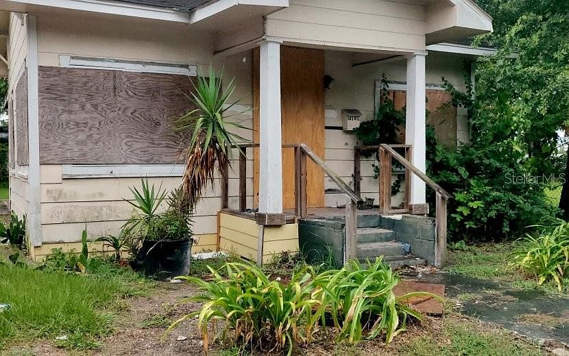 1st image of 1040 Colyer St