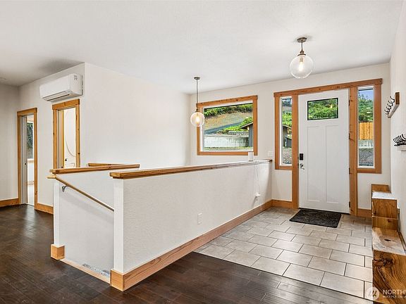 3rd image of 4311 E Mason Lake Dr W