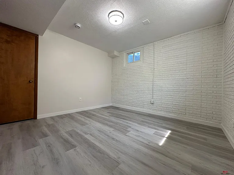 1839 W Arlington Cir — Photo 40