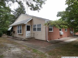 4 Hamilton Ct, Toms River, NJ