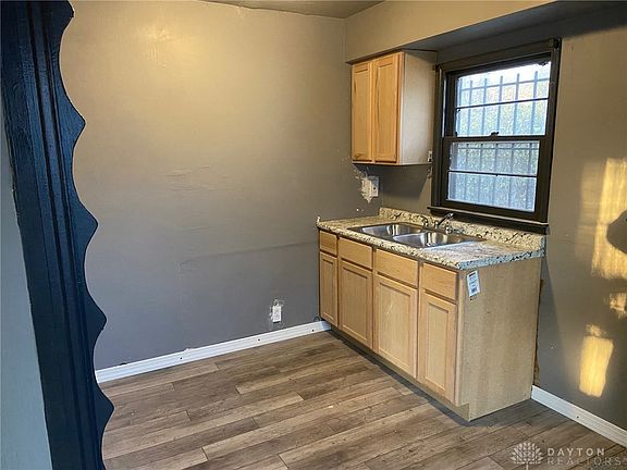 5th image of 1230 Canfield Ave