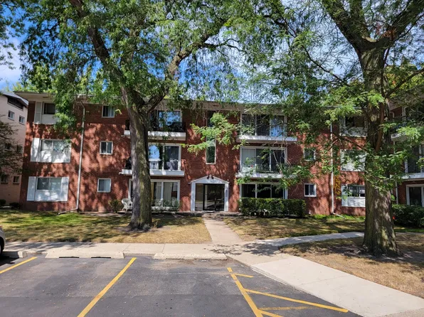 10117 Old Orchard Ct Unit 203, Skokie, IL 60076