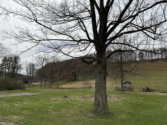 3rd image of 151 Redding Run Rd