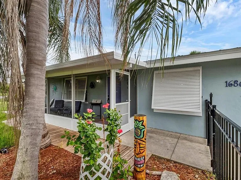 1686 Chapline Ln — Photo 1