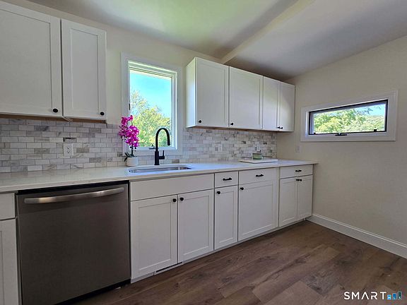 3rd image of 62 Benham Avenue