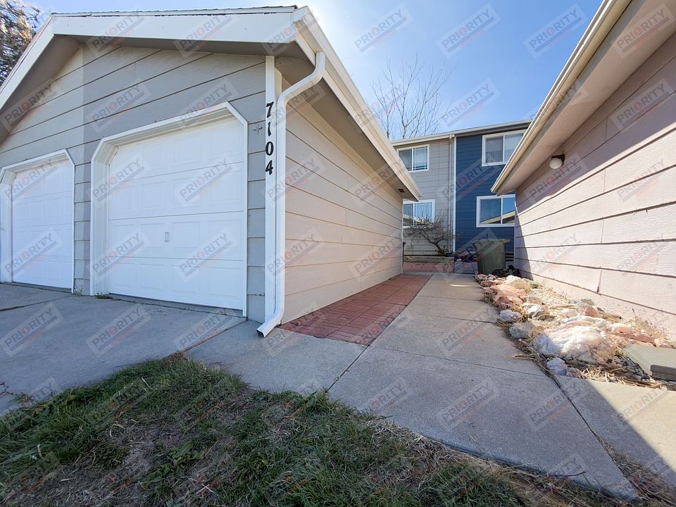 1st image of 7104 Robin Dr