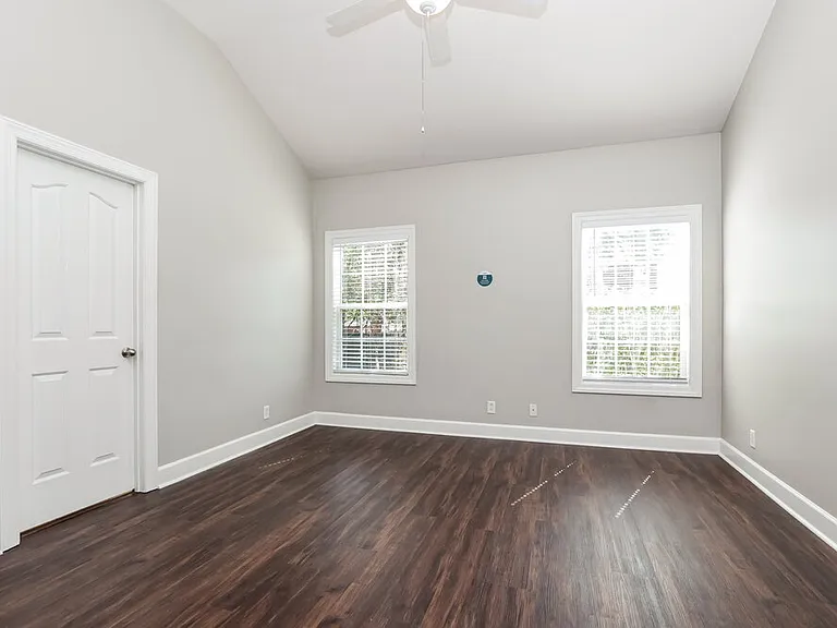 1811 Potters Ct — Photo 10