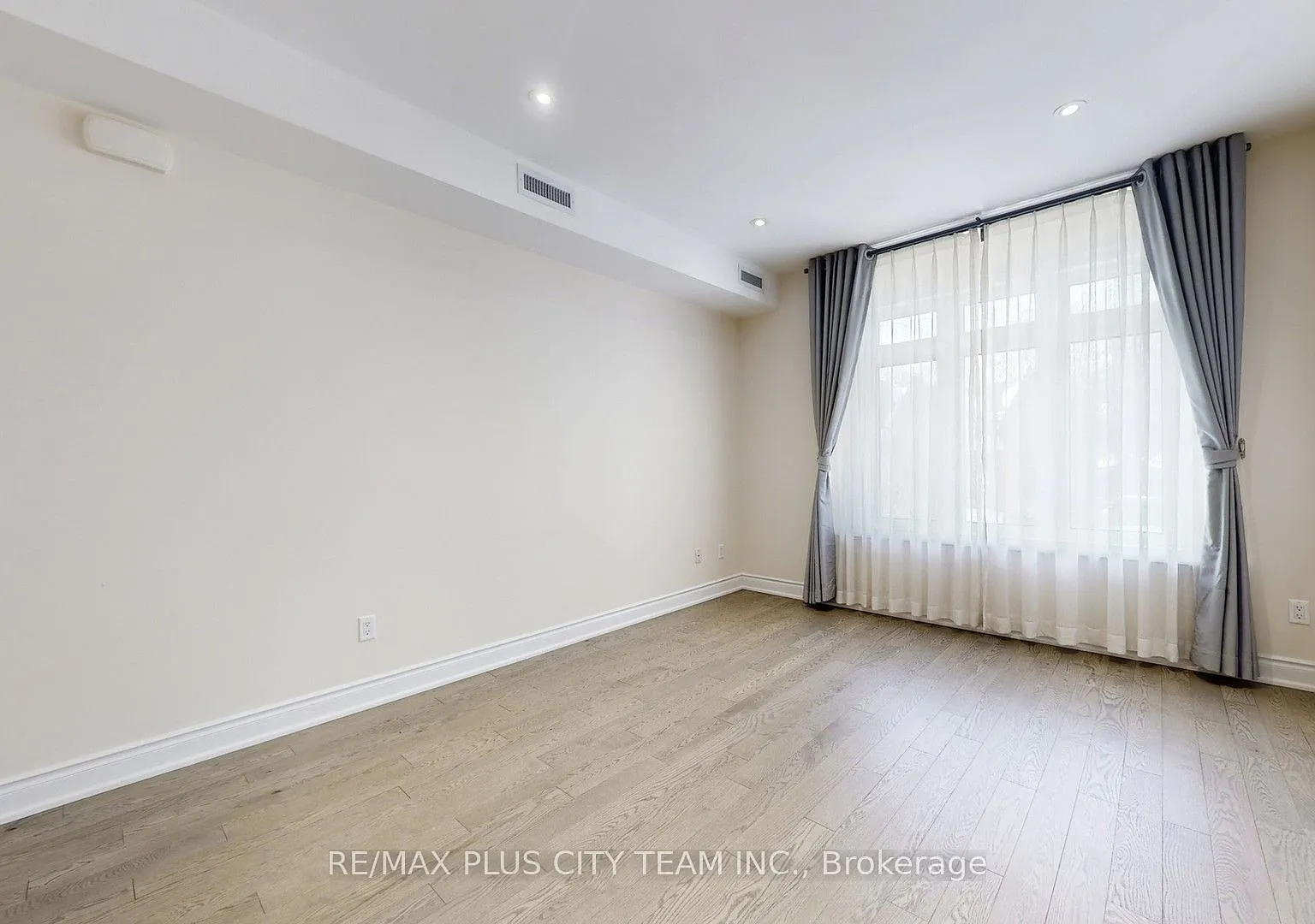 2 bed, $3,100 — Photo 4