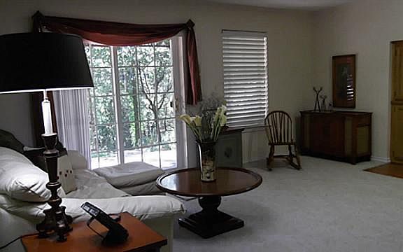 4th image of 3705 Oakwood Dr