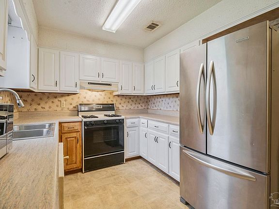 4th image of 8603 Russell Ave