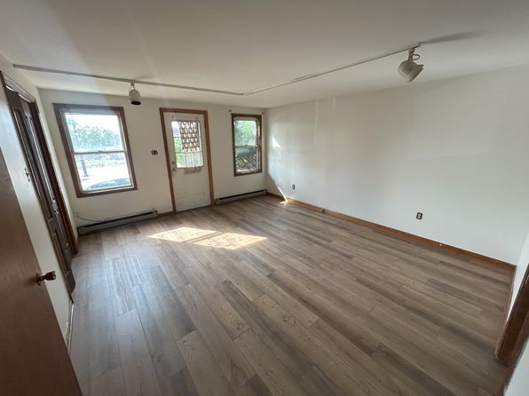 102 E State St #104