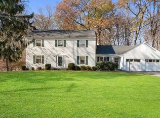 41 Pleasant Ridge Dr, Poughkeepsie, NY 12603